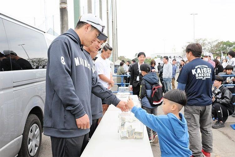 　令和６年能登半島地震災害義援金活動の様子（球団提供）