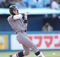 　８回、三塁内野安打の代打・慶大・丸田湊斗（撮影・金田祐二）