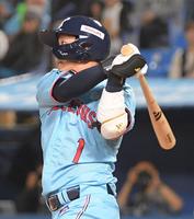 　２回、山田は復帰後初打席で遊直に終わる（撮影・佐藤厚）