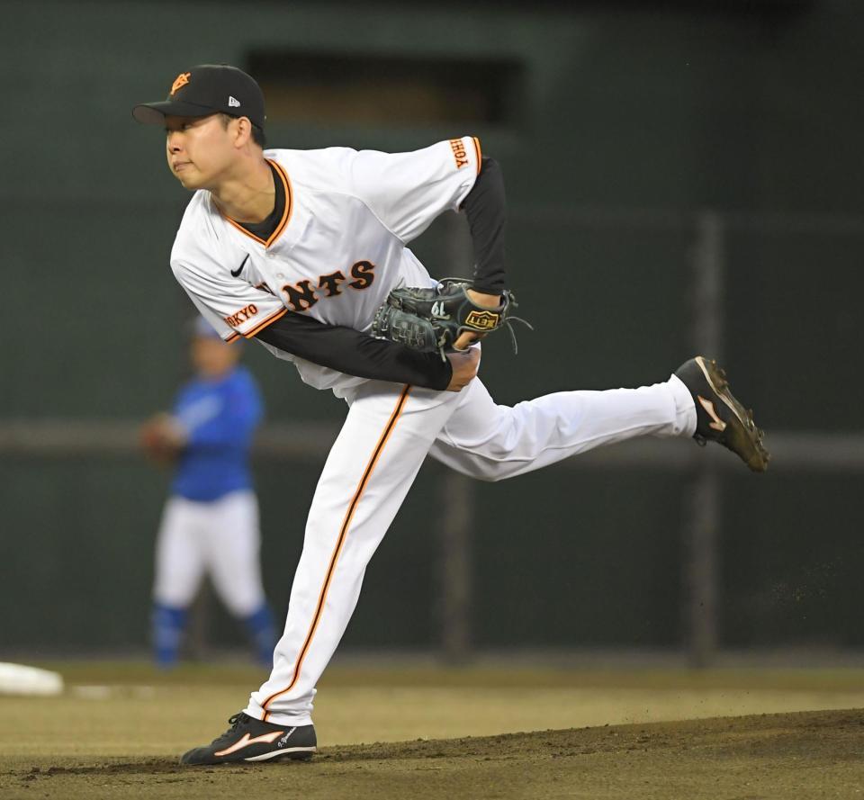 　中日打線に立ち向かう山崎伊（撮影・佐藤厚）