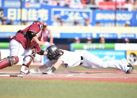 ７連敗中のロッテ　三回に打者一巡の猛攻で一挙５得点　安田が復帰後初安打が口火、１イニング複数得点は１９日の日本ハム戦以来