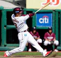 　５回、浅村が左越えに２ランを放つ