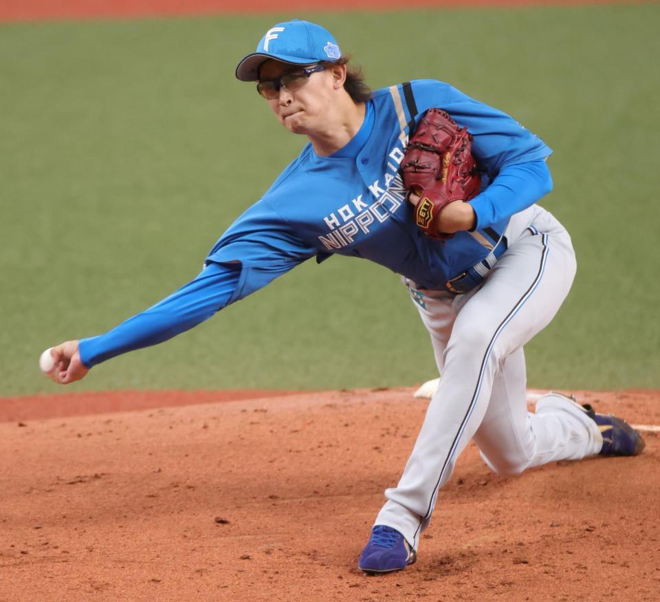 　好投する先発の鈴木（撮影・坂部計介）