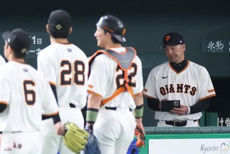 巨人惜敗　首位・阪神に３連勝ならず　高橋礼が５回３失点で初黒星