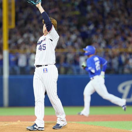 　４回、石川昂にソロを浴びた小沢（撮影・吉澤敬太）