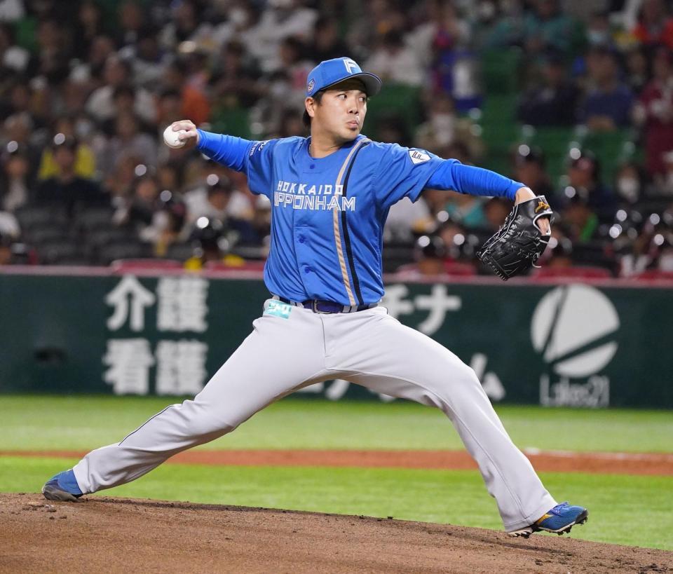 　力投する先発の金村