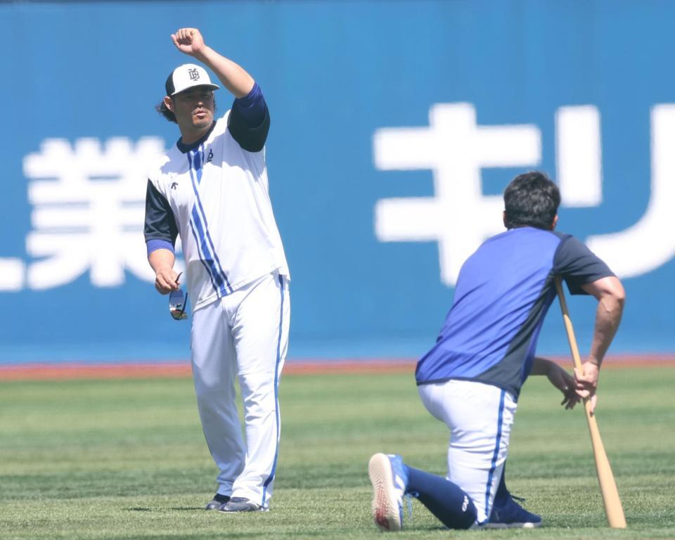 　前日の状況を説明する宮崎（撮影・金田祐二）