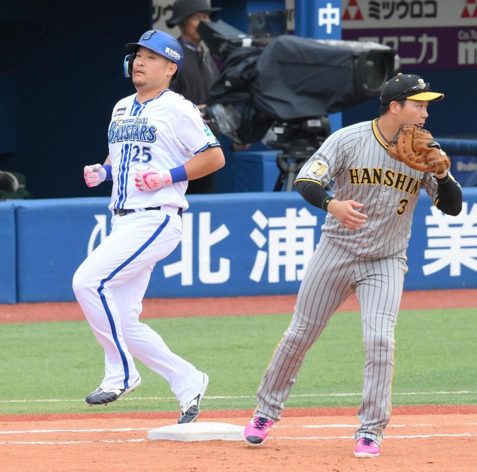 　７回、二ゴロ併殺打に倒れた筒香（撮影・伊藤笙子）