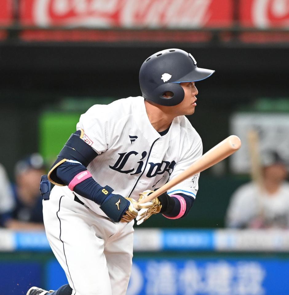 　７回、左前適時打を放った蛭間（撮影・園田高夫）