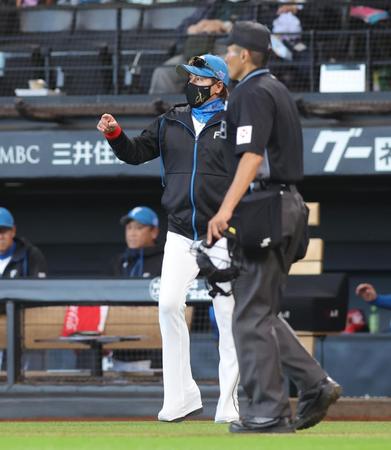 日本ハム・新庄監督が３フィートアピールも認められず　西武・村田が大きく迂回走塁も石井がタッチの構え見せず　球場騒然　岩本勉氏驚く「もうちょっとでライトの守備位置」
