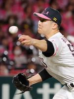 　８回に登板し、３勝目を挙げた長谷川