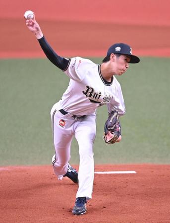 　先発し力投する斎藤（撮影・石井剣太郎）