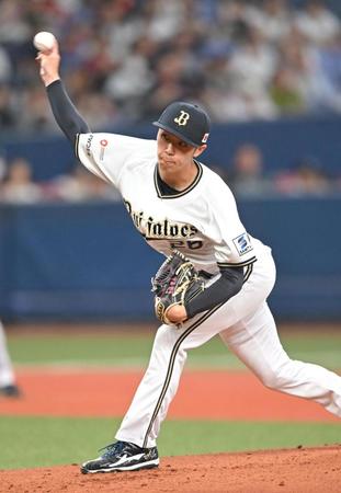 　先発し力投する斎藤（撮影・石井剣太郎）