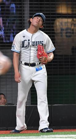 西武・今井、右指出血のアクシデントで初回５失点　二回以降は追加点許さず、意地の投球　ベンチには急逝の清川さんのユニ