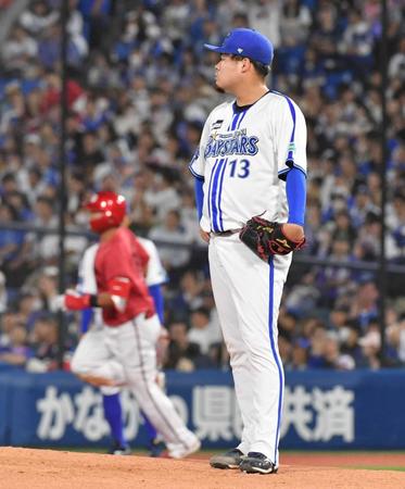 　１０回、末包にソロを浴びた伊勢（撮影・佐々木彰尚）