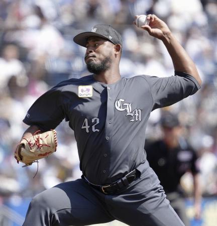 　８回無失点で今季初勝利を挙げたロッテのメルセデス＝ＺＯＺＯマリン