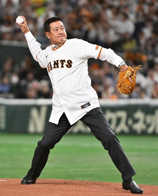 前巨人監督、原辰徳氏が始球式 さすがのストライク投球に場内歓声 先発