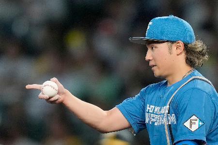 　５回２失点で４勝目を挙げた日本ハム・伊藤＝甲子園