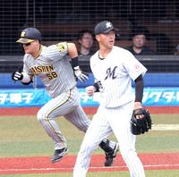 　４回、前川を三塁ゴロに打ち取る田中晴（撮影・西岡正）