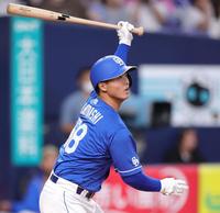 　９回、石橋は勝ち越しとなる中犠飛を放つ（撮影・坂部計介）