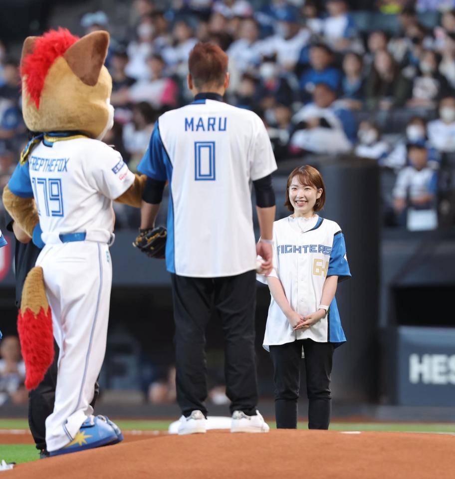 　試合前に行われたプロポーズ大作戦（撮影・中島達哉）