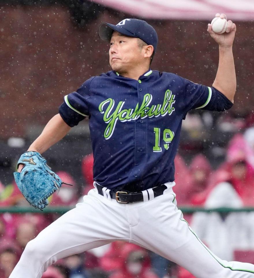 　完封で今季初勝利を挙げた石川。新人年から23年連続勝利としてプロ野球最長記録を更新した