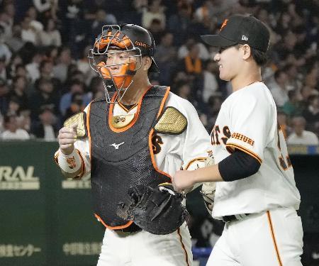 巨７-４ロ（６日）　井上、自己最長で２勝目