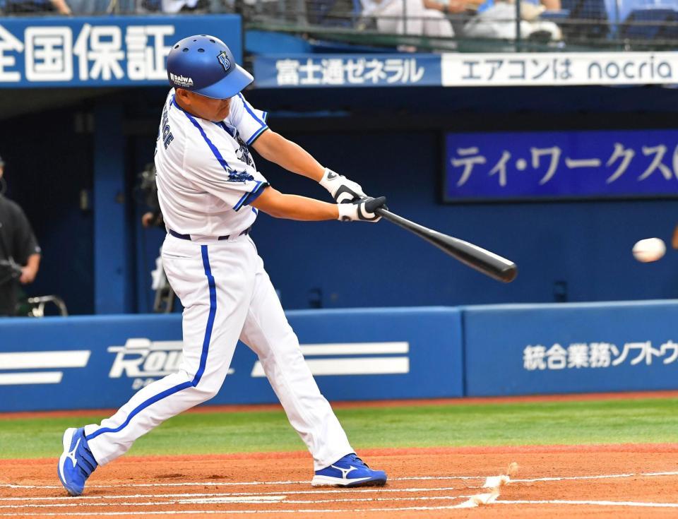 　ＯＢ１打席対決でサードライナーに打ち取られる谷繁元信氏（撮影・持木克友）