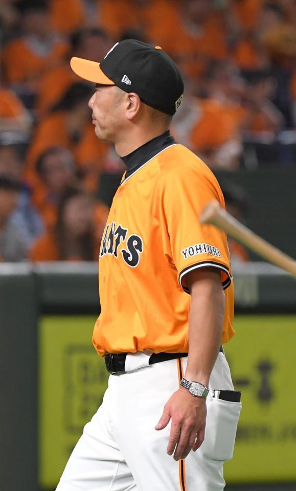 　オリックスに完封負けを喫し、さえない表情の阿部監督（撮影・佐藤厚）