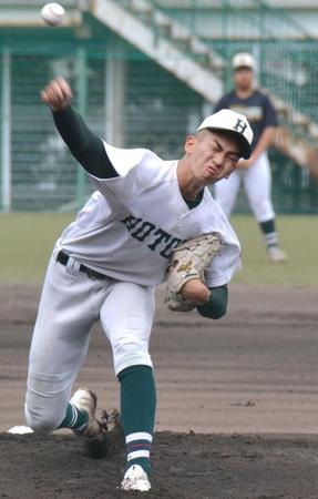 　先発して８回５安打１失点と好投した報徳学園・今朝丸（撮影・北村孝紀）