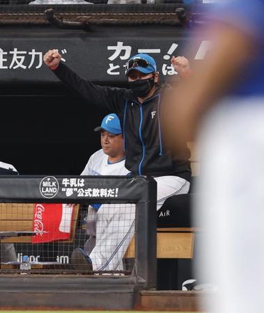 日本ハム・新庄監督　投手コーチ配置転換の狙いを説明「僕の考えを隣で聞かせる。僕の野球を伝える」