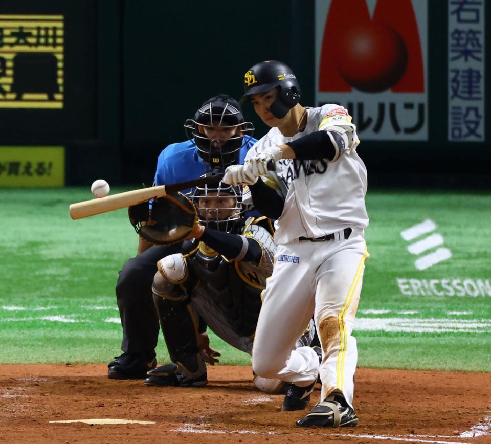 　５回、左越えに先制２ランを放つ広瀬（撮影・山口登）