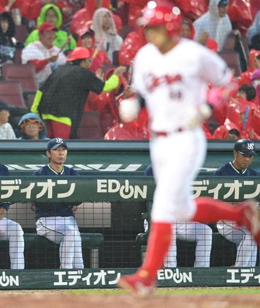 ヤクルト痛恨の逆転サヨナラ負け　九回２死から田口打たれる　山崎ダイブも届かず