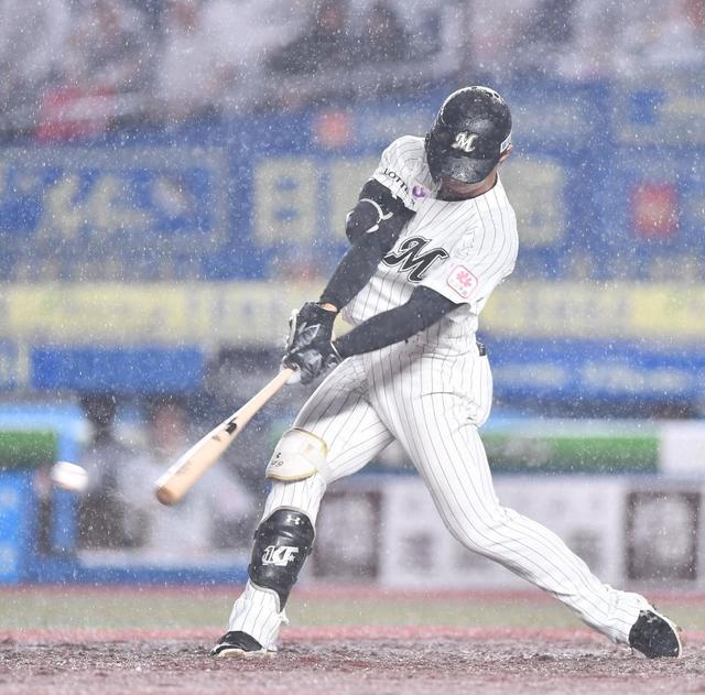 今季初1軍昇格のロッテ・藤原が「1番・右翼」でスタメン 今季初安打