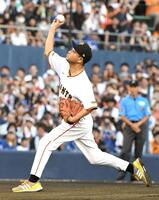 　地元群馬でマウンドに立つ中山秀征（撮影・佐藤厚）