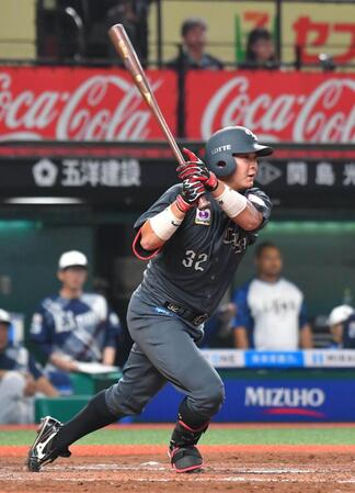 ロッテは逆転勝ちで西武戦開幕１０連勝　佐藤が八回に逆転適時打