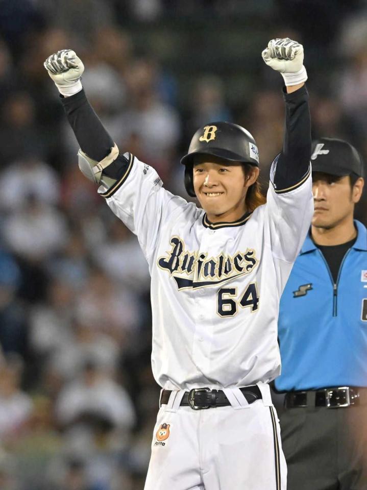 　１回、中前打を放つ大里