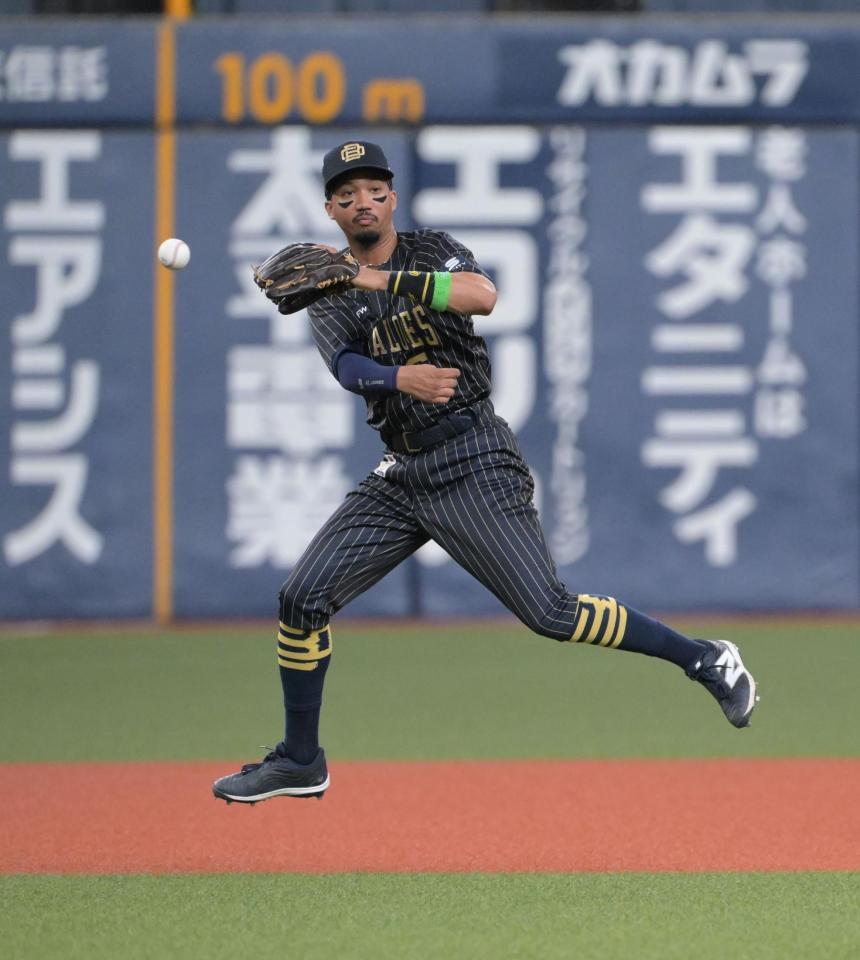 　３回、五十幡の三塁ゴロを好捕する宗（撮影･金居みつよし）