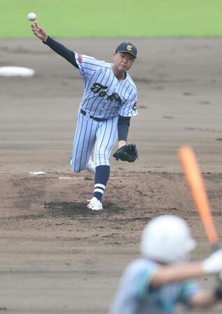 　４回無失点の好投を見せた東海大菅生・宮本恭佑（撮影・金田祐二）