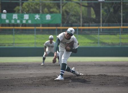 阪神４人態勢で熱視線で絶賛　報徳学園・今朝丸が５回１安打無失点と好投