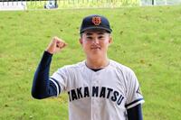 　５回１安打の好投で高松商を決勝に導いた佐藤