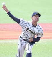 　決勝戦に先発する帝京長岡・茨木佑太（撮影・西岡正）