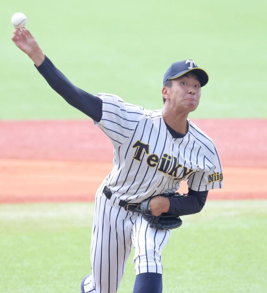 　決勝戦に先発する帝京長岡・茨木佑太（撮影・西岡正）