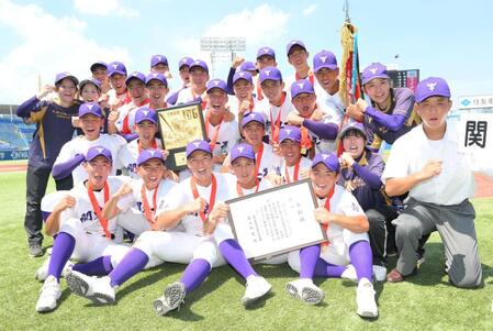 　東東京大会を制して甲子園出場を決め、笑顔がはじける関東第一ナイン（撮影・伊藤笙子）