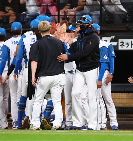 日本ハム　新庄政権月間最高勝率！７月は１２勝７敗２分けに手応え「試合から雰囲気ありますもんね」ソフトバンクのマジック消して「つかないようにやっていきますよ」