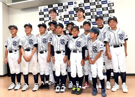 巨人・戸郷が伝えた「プロ野球選手になる近道」　被災地支援で石川県珠洲市の子どもたちと交流