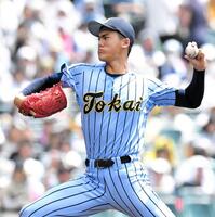 　先発で力投を見せる東海大相模・藤田琉生（撮影・今井雅貴）