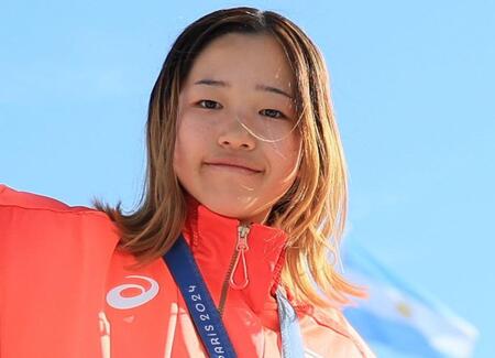 スケボー女子ストリート金メダルの吉沢恋が１４日の巨人－阪神戦で始球式