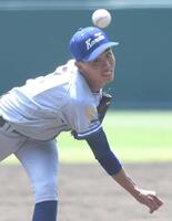 　先発し力投する小松大谷・西川大智（撮影・石井剣太郎）