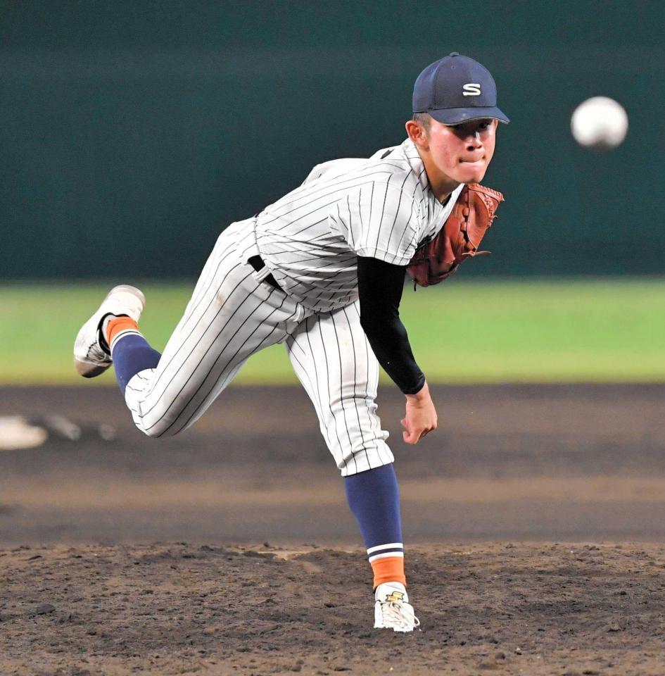 　完封勝利を挙げた滋賀学園・脇本（撮影・今井雅貴）